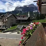 Отель Meuble Neve Кортина-д'Ампеццо